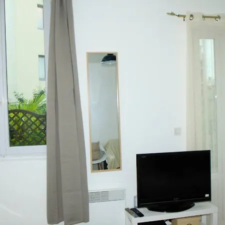 Superbe Studio Avec Belle Terrasse A 8 Min De Paris ! شقة فيتري سور سين
