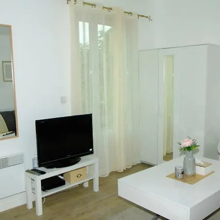 شقة Superbe Studio Avec Belle Terrasse A 8 Min De Paris ! فيتري سور سين